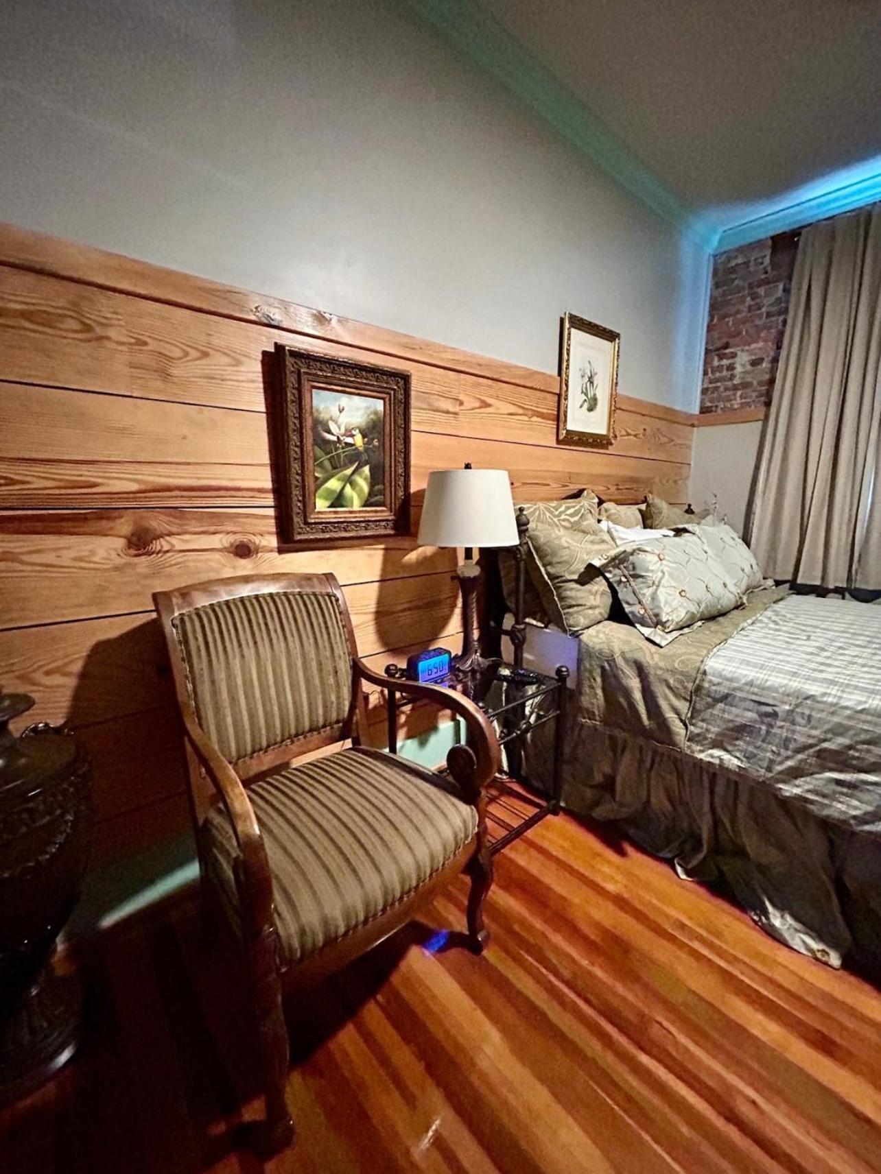 Chipley'S Squareview Inn Carthage 외부 사진