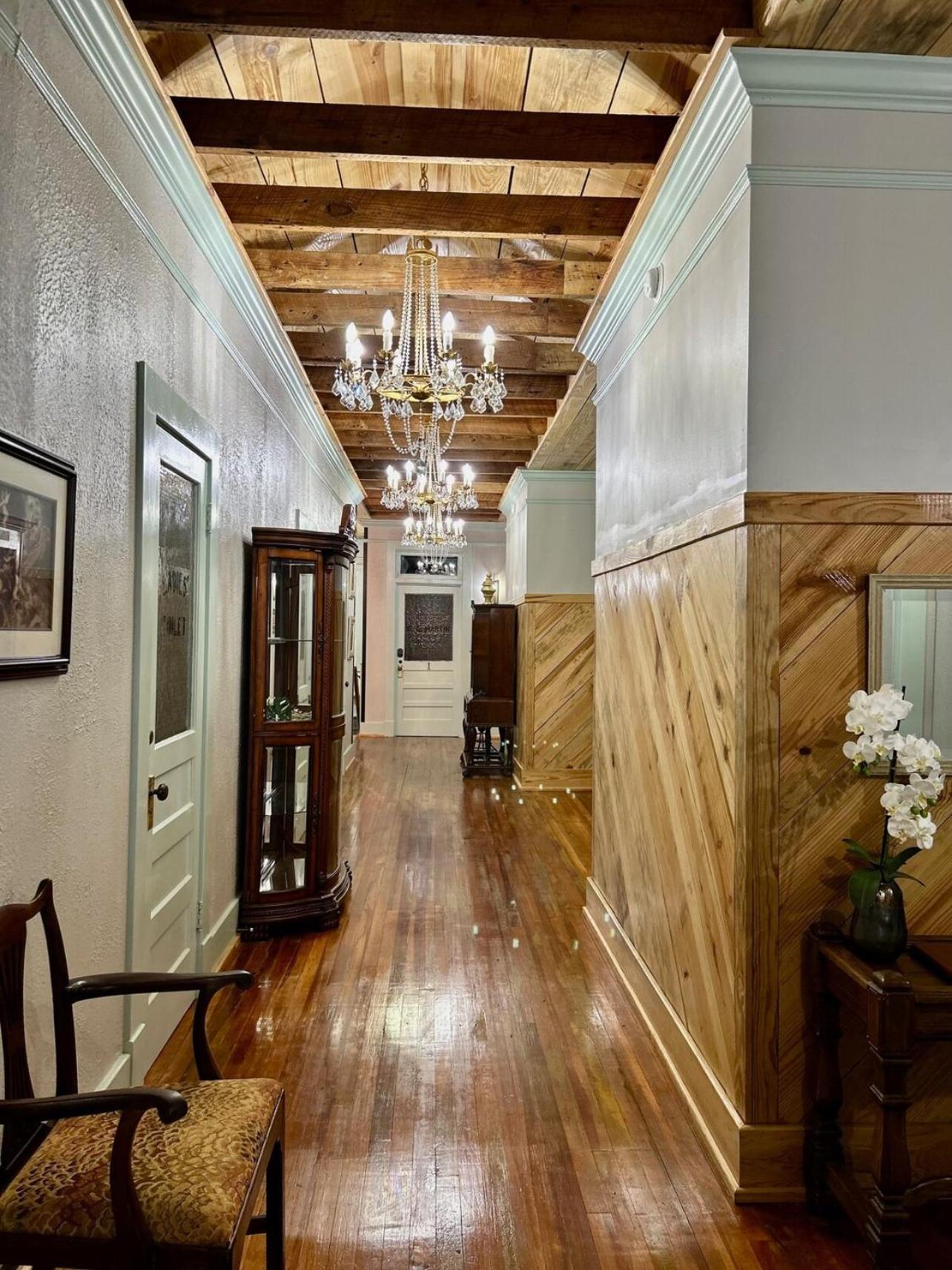Chipley'S Squareview Inn Carthage 외부 사진