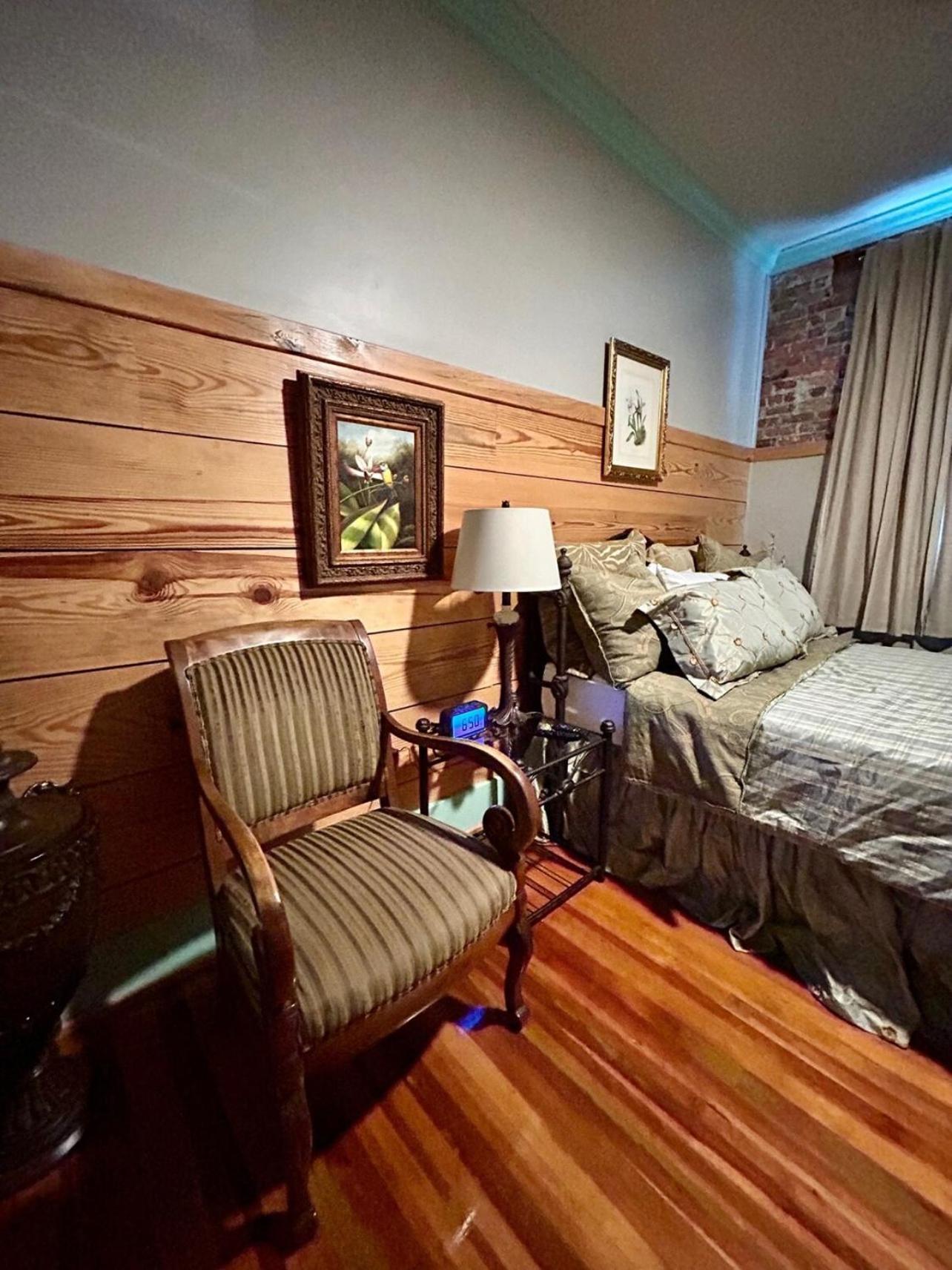 Chipley'S Squareview Inn Carthage 외부 사진