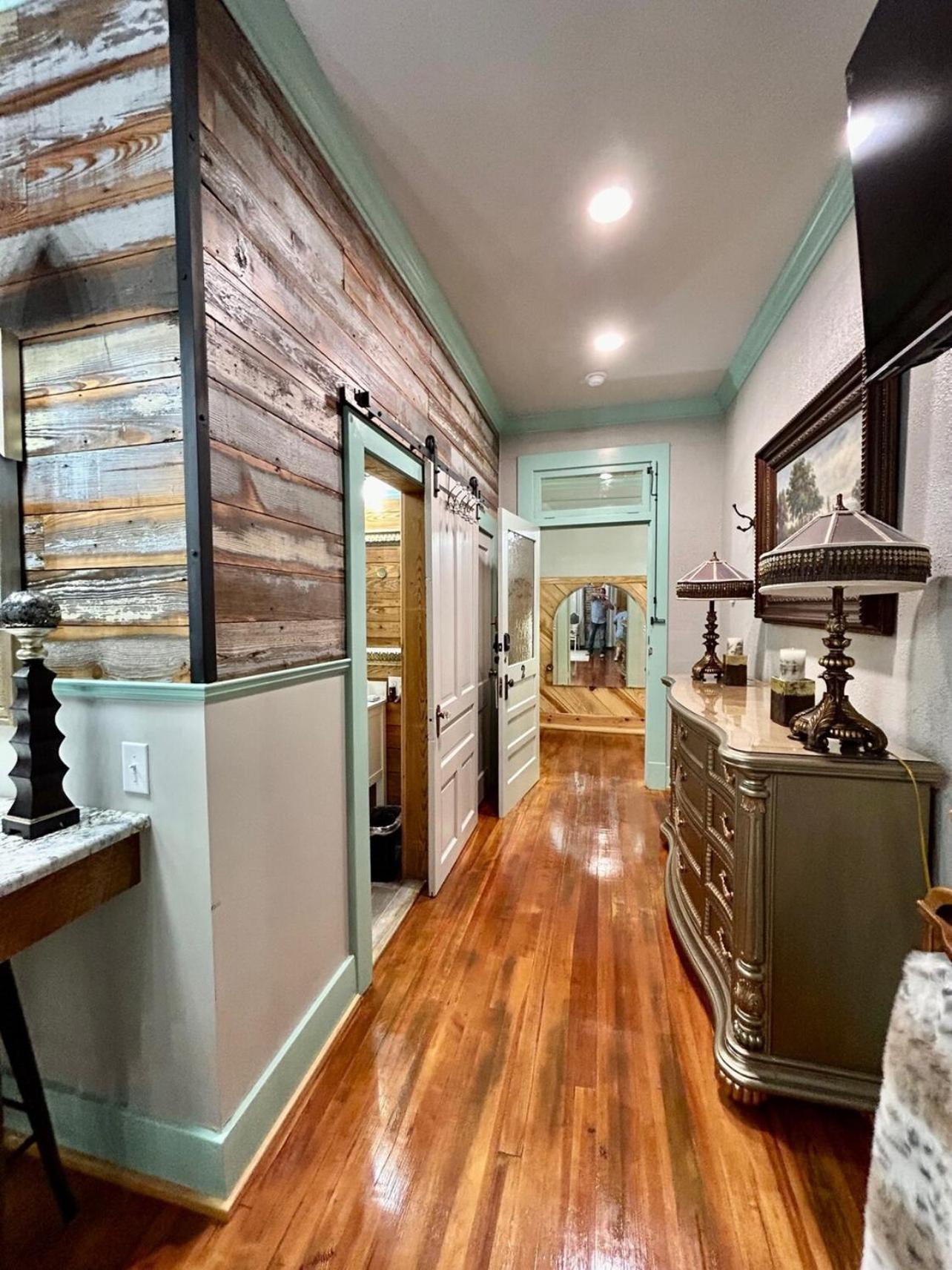 Chipley'S Squareview Inn Carthage 외부 사진