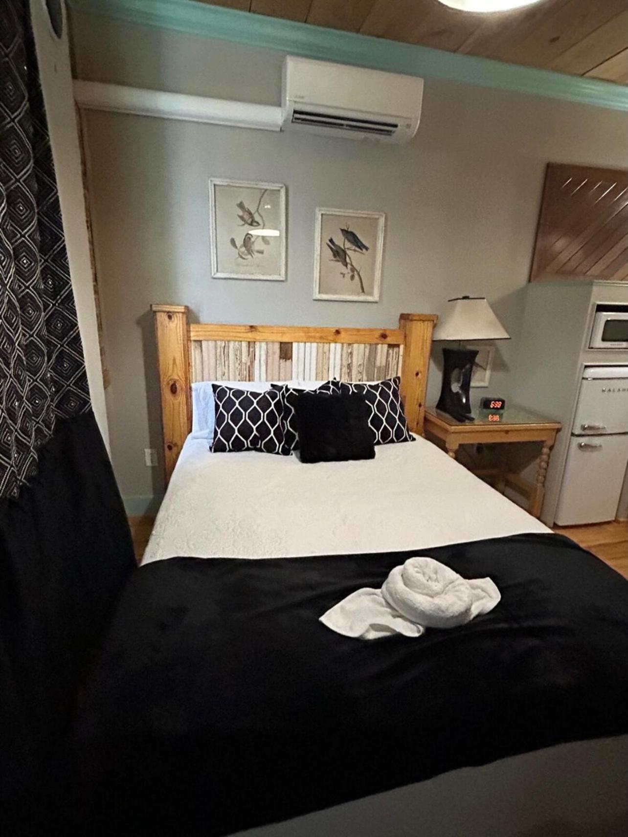 Chipley'S Squareview Inn Carthage 외부 사진